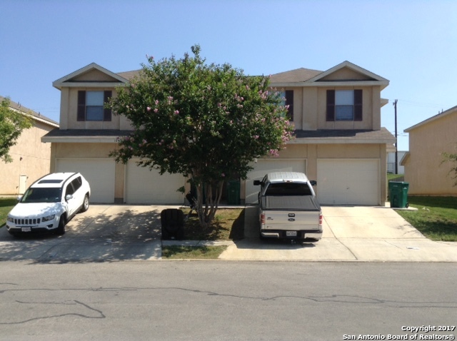 10827 Mathom Landing Universal City, TX. 78148 - 2