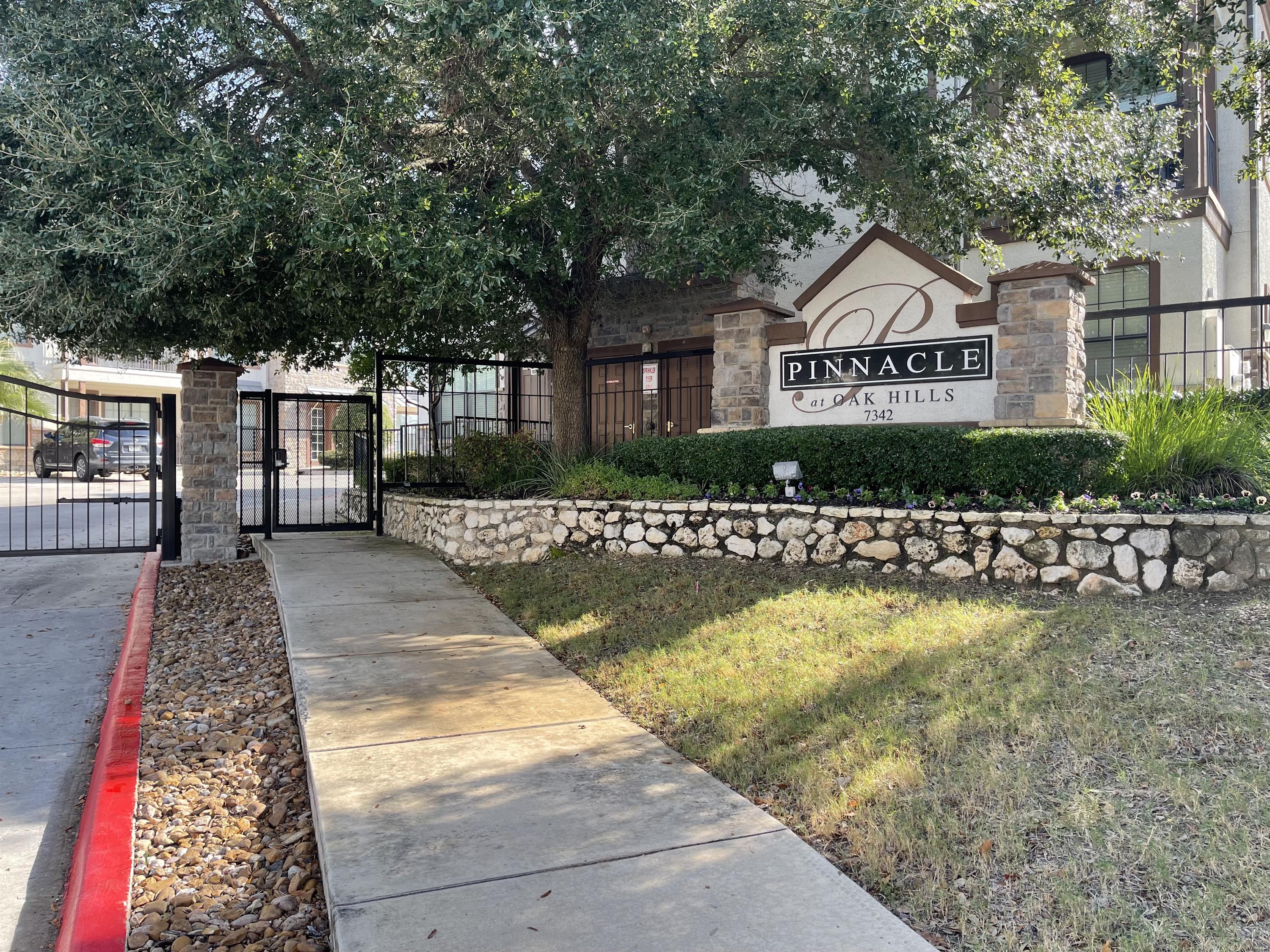 7342 Oak Manor Drive #4307 San Antonio, Tx. 78229 - 1