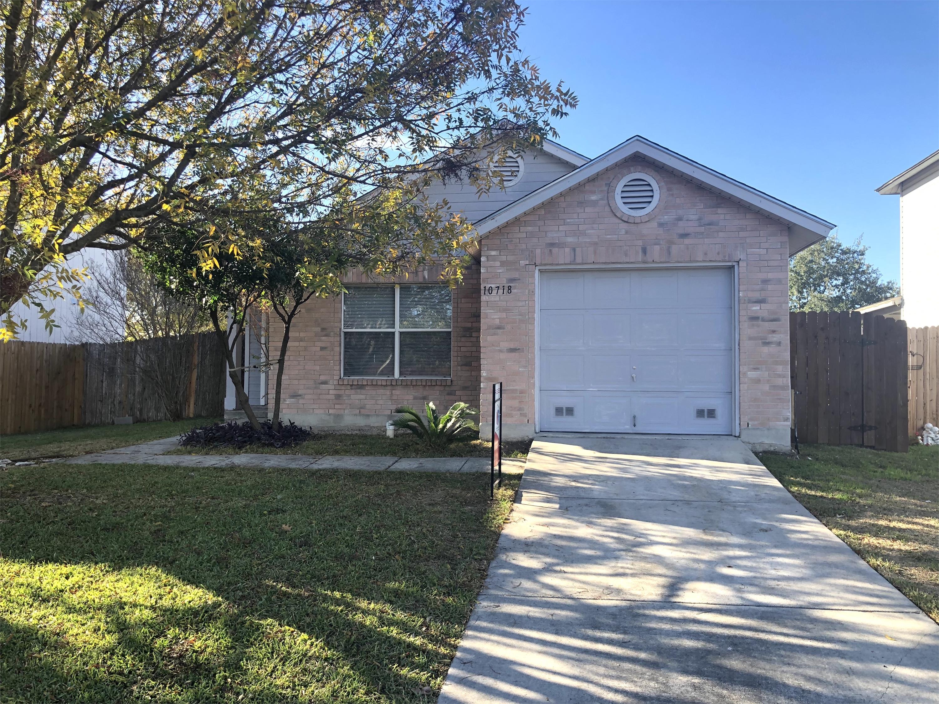 10718 Vollmer Lane San Antonio TX. 78254